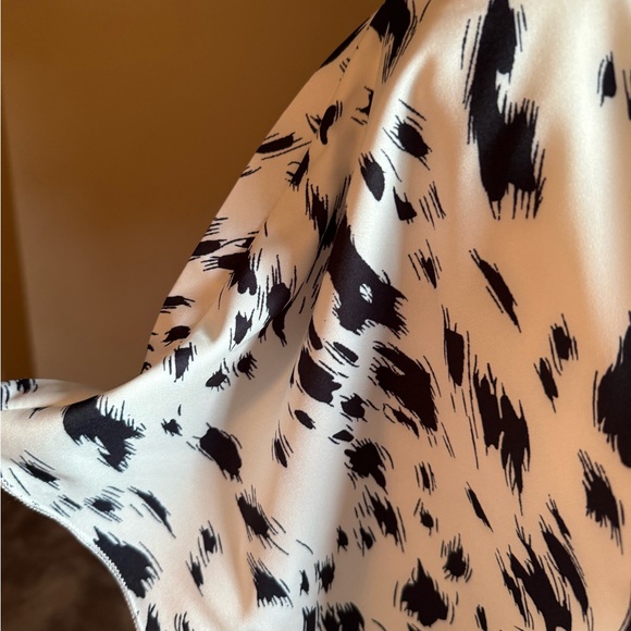 Woman’s Blouse 2X 27 1/2” PTP - Picture 2 of 6